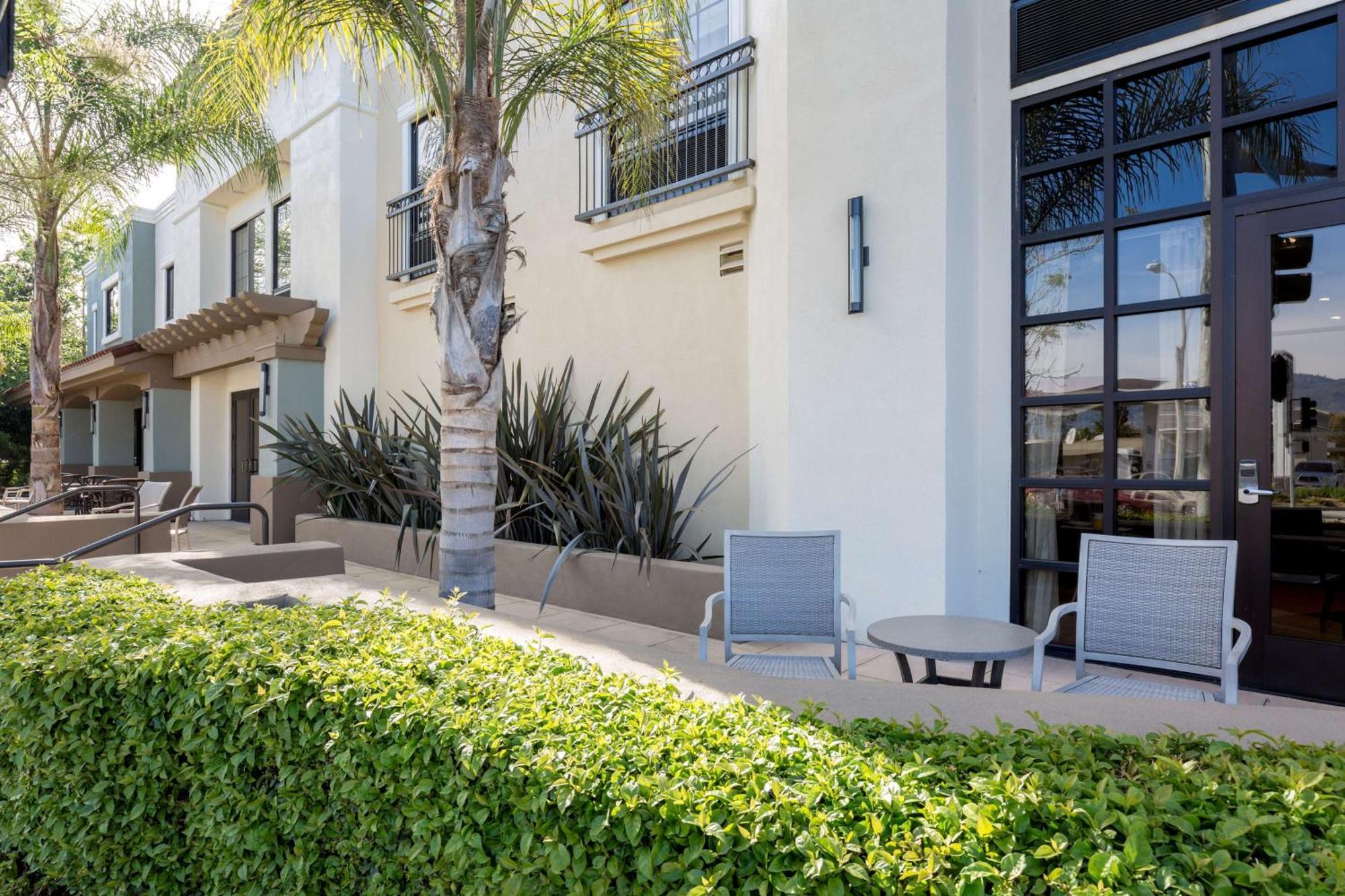 Hampton Inn Santa Barbara/Goleta Buitenkant foto